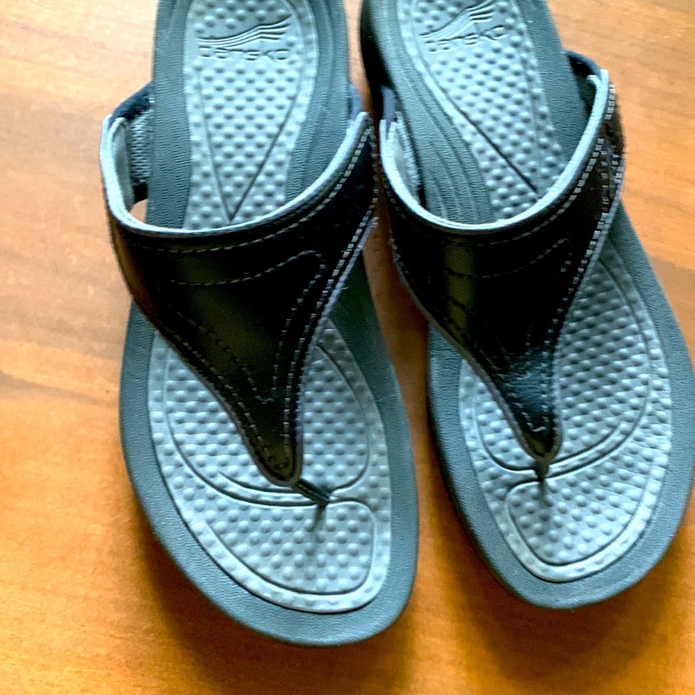 Dansko black sandals. Size 39/9. Gently worn. Excellent condition.